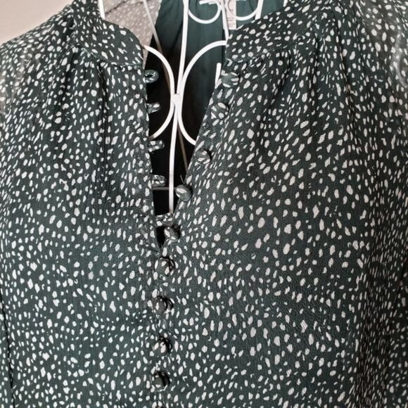 Joie Ballon Sleeve Arctic Animal Spot in Green Size Medium - Picture 4 of 9